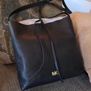 NWOT Junie Large Black Pebbled Leather Messenger